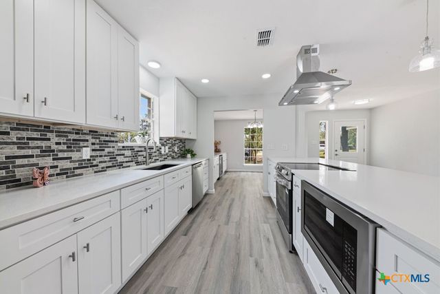 472 Hickory Forrest Drive, Seguin, TX 78155