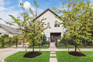 1136 Woodland Street, Houston, TX 77009