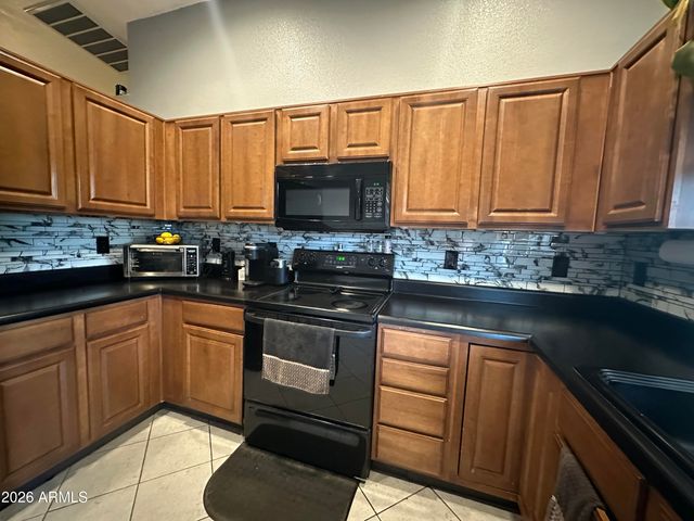 14764 S AMADO Boulevard, Arizona City, AZ 85123