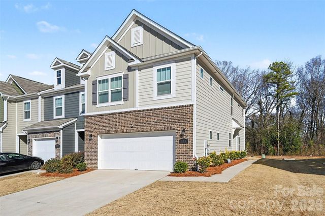 302 Abington Street, Matthews, NC 28104