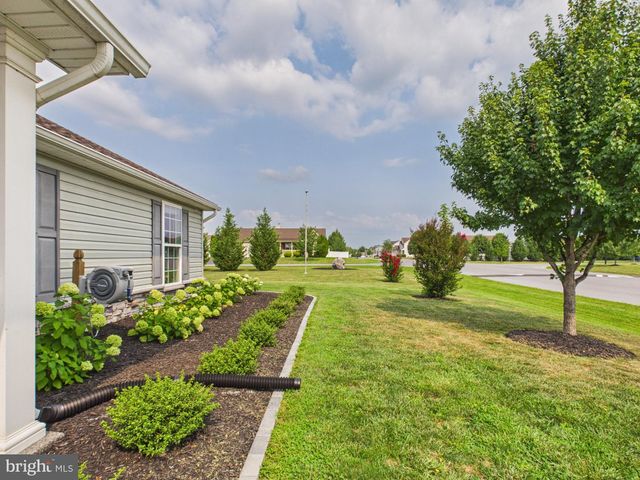 222 BALMORAL LN, Martinsburg, WV 25404