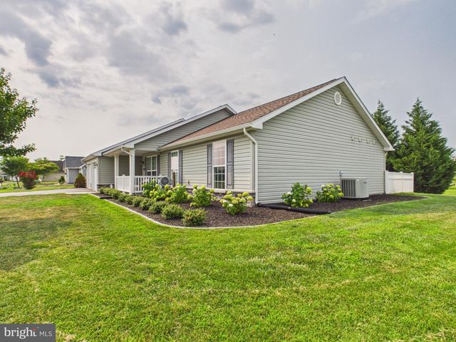 222 BALMORAL LN, Martinsburg, WV 25404