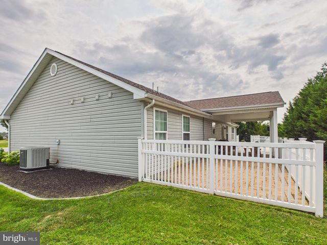 222 BALMORAL LN, Martinsburg, WV 25404