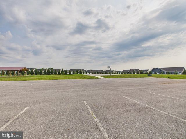 222 BALMORAL LN, Martinsburg, WV 25404