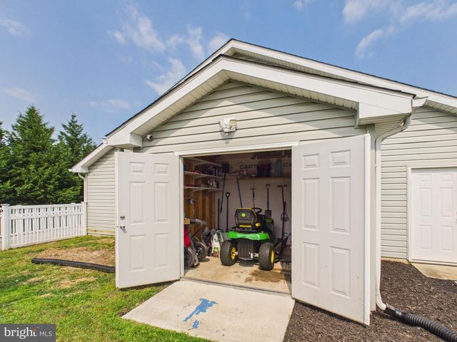 222 BALMORAL LN, Martinsburg, WV 25404