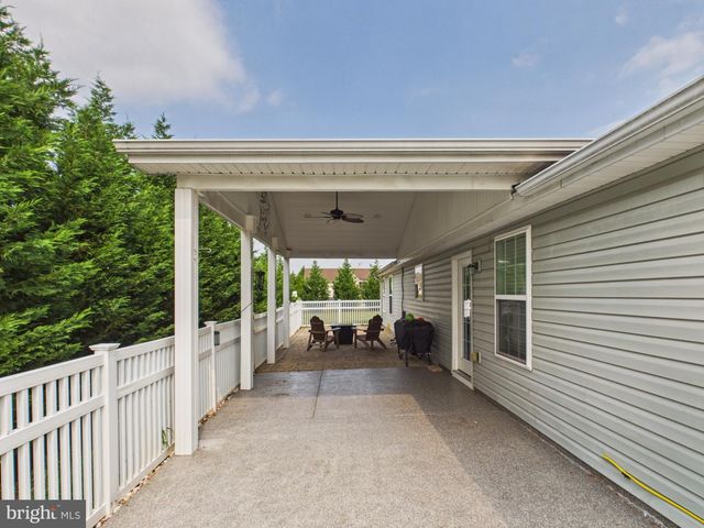 222 BALMORAL LN, Martinsburg, WV 25404