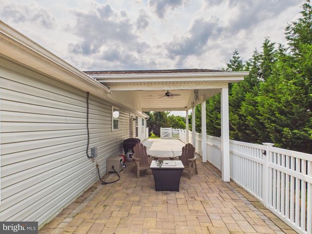 222 BALMORAL LN, Martinsburg, WV 25404
