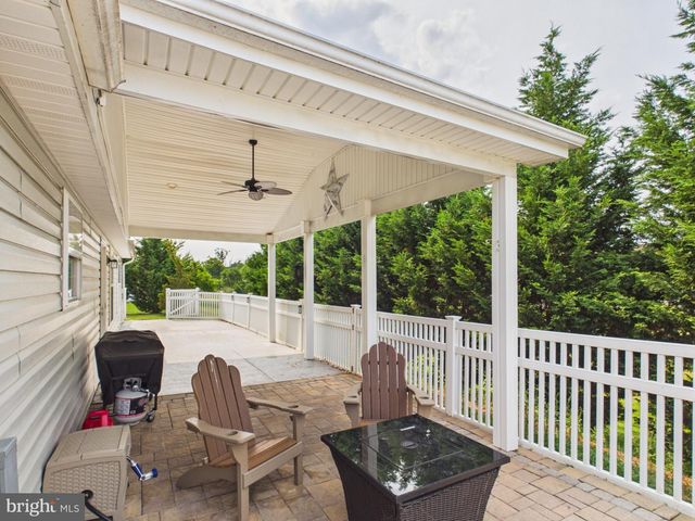 222 BALMORAL LN, Martinsburg, WV 25404