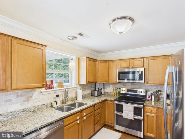 222 BALMORAL LN, Martinsburg, WV 25404