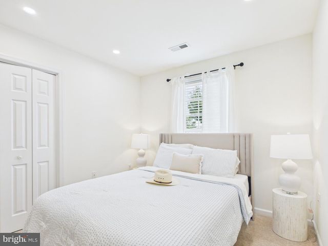 222 BALMORAL LN, Martinsburg, WV 25404