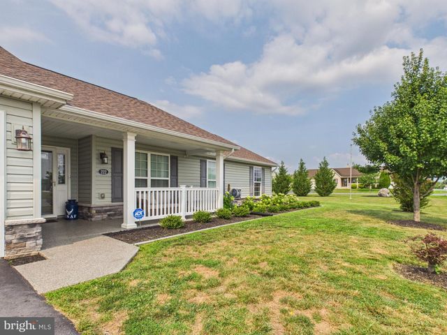 222 BALMORAL LN, Martinsburg, WV 25404