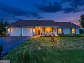 222 BALMORAL LN, Martinsburg, WV 25404
