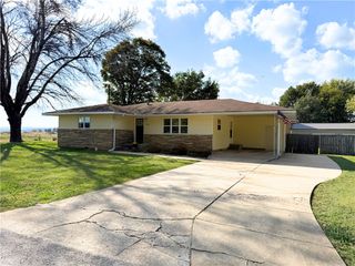 308 S Summit Street, Prairie Grove, AR 72753