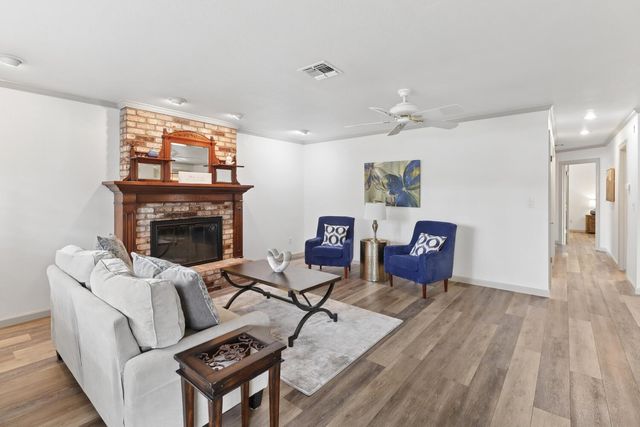 7830 Verna Mae Ave, Sacramento, CA 95828