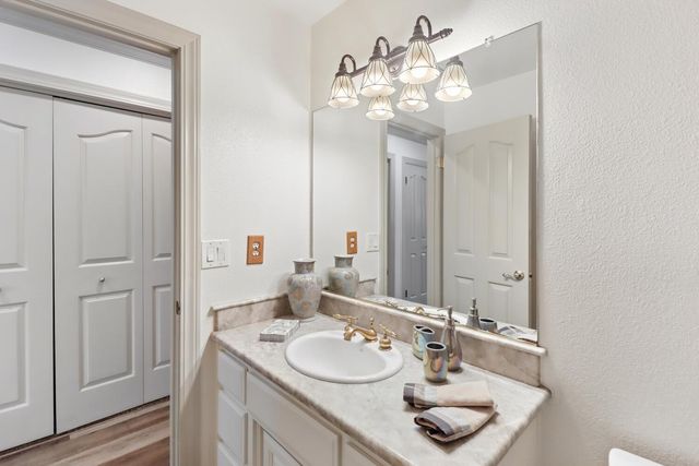 7830 Verna Mae Ave, Sacramento, CA 95828