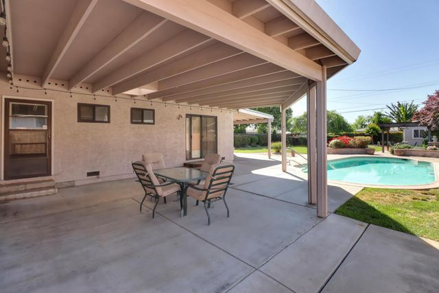 7830 Verna Mae Ave, Sacramento, CA 95828