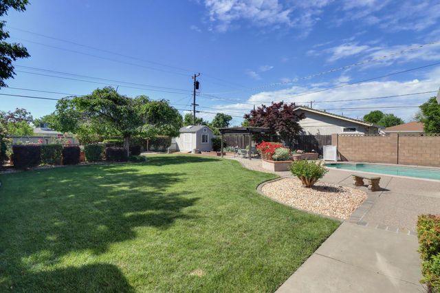 7830 Verna Mae Ave, Sacramento, CA 95828