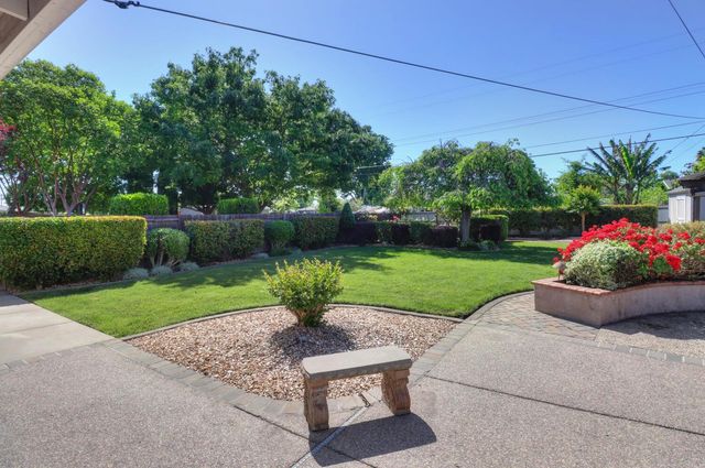 7830 Verna Mae Ave, Sacramento, CA 95828