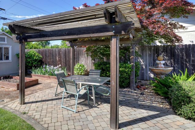 7830 Verna Mae Ave, Sacramento, CA 95828