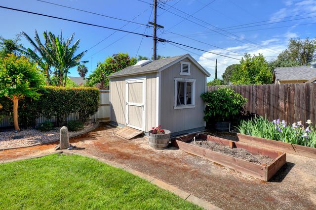 7830 Verna Mae Ave, Sacramento, CA 95828