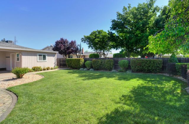 7830 Verna Mae Ave, Sacramento, CA 95828