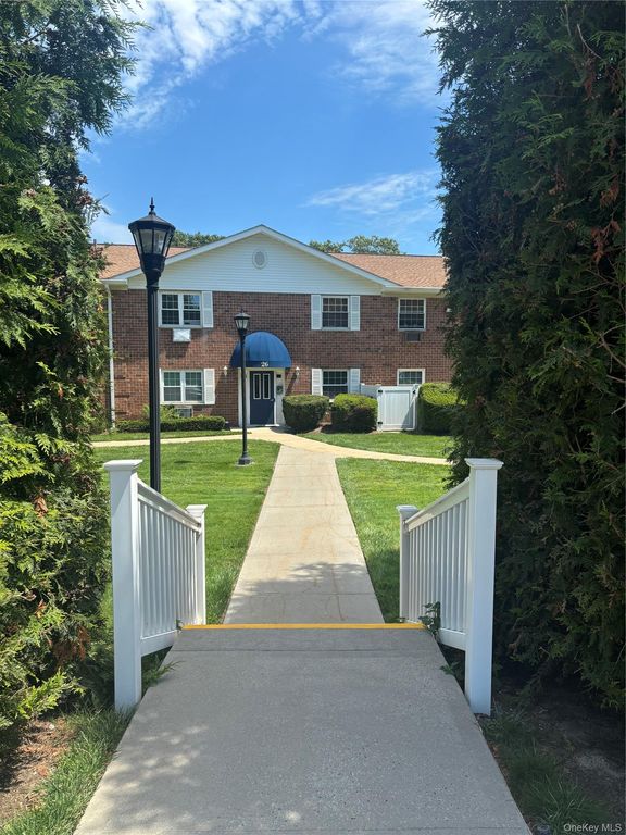 460 Old Town Road 26M, Port Jefferson Station, NY 11776 — photo 3