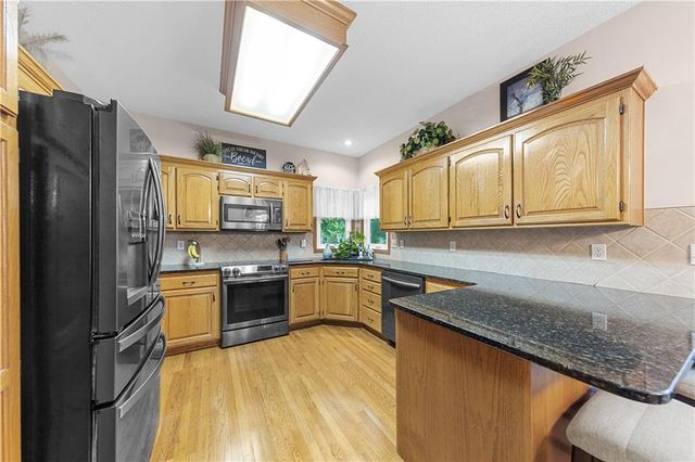 602 Ridgewood Drive, Raymore, MO 64083
