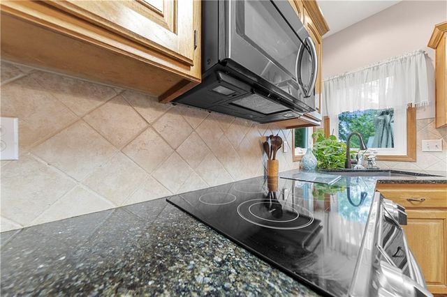 602 Ridgewood Drive, Raymore, MO 64083