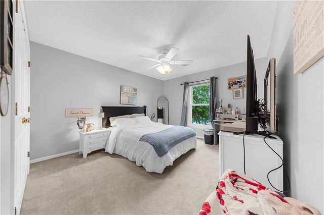 602 Ridgewood Drive, Raymore, MO 64083