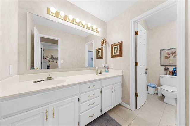 602 Ridgewood Drive, Raymore, MO 64083