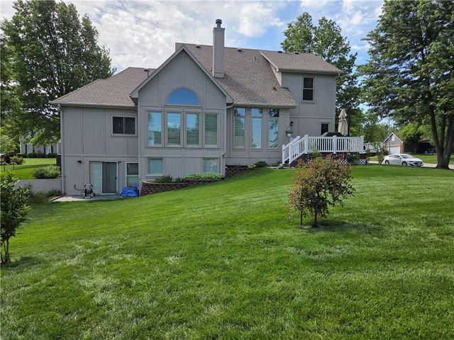 602 Ridgewood Drive, Raymore, MO 64083
