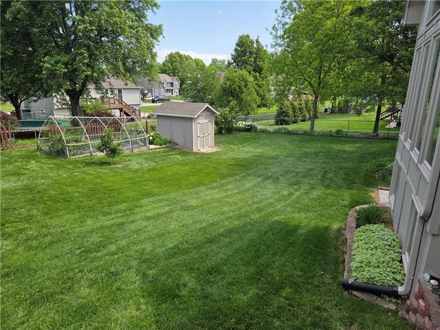 602 Ridgewood Drive, Raymore, MO 64083