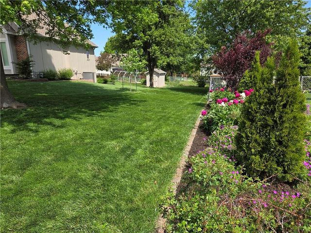 602 Ridgewood Drive, Raymore, MO 64083