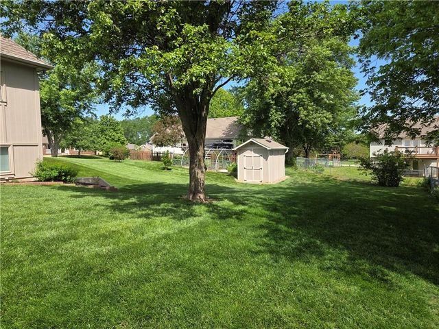 602 Ridgewood Drive, Raymore, MO 64083