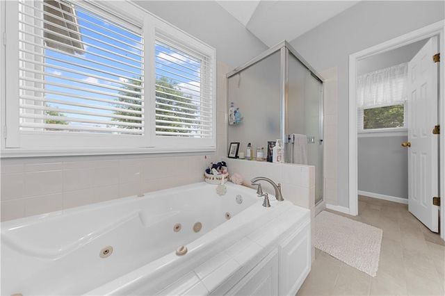 602 Ridgewood Drive, Raymore, MO 64083