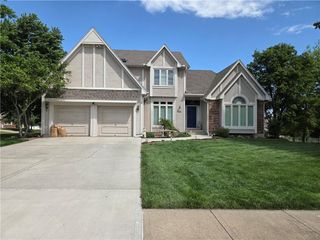 602 Ridgewood Drive, Raymore, MO 64083