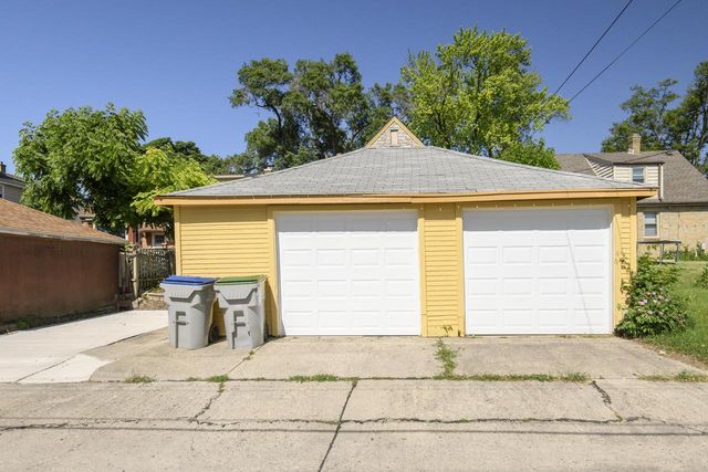 3940 N 64th STREET, Milwaukee, WI 53216