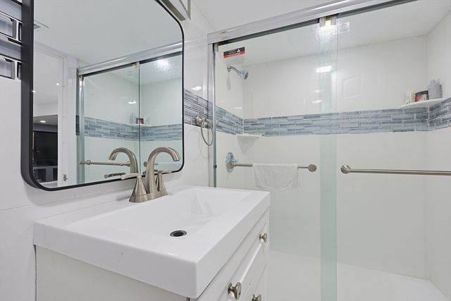 31 Hallron St, Boston, MA 02136