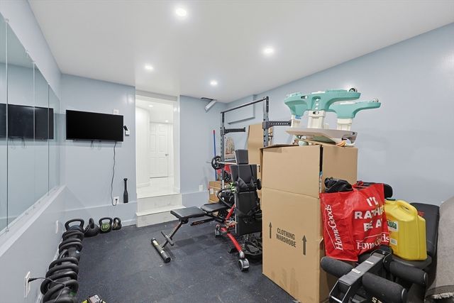 31 Hallron St, Boston, MA 02136