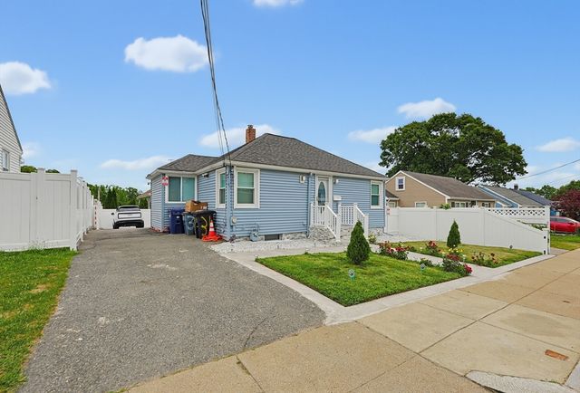 31 Hallron St, Boston, MA 02136