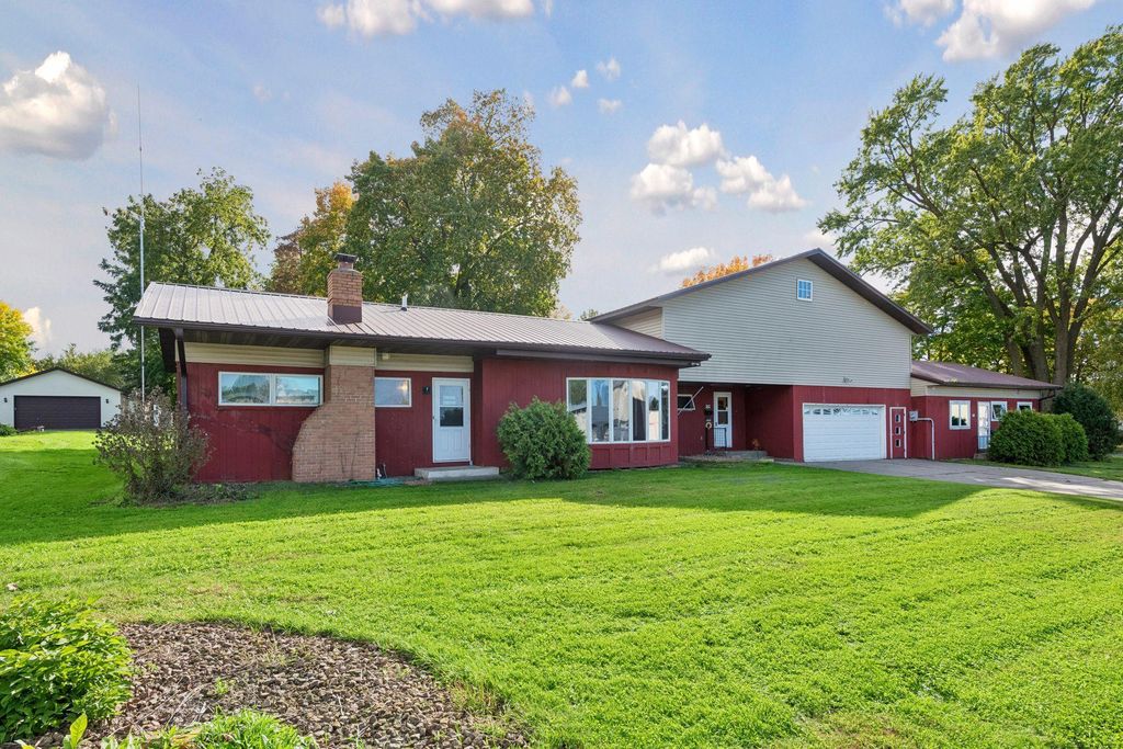 212 2nd Street SW, New Prague, MN 56071 — exterior