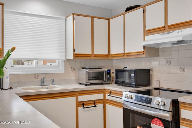 1 Speighstown Place, Toms River, NJ 08757