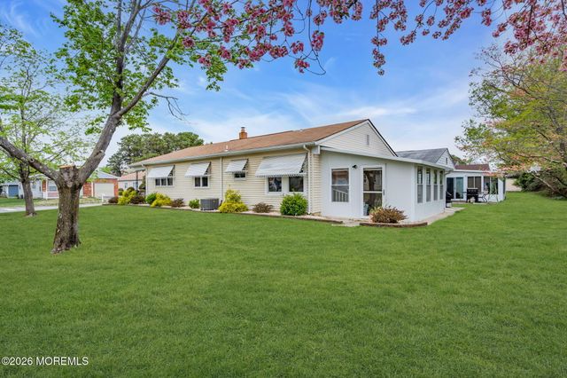 1 Speighstown Place, Toms River, NJ 08757