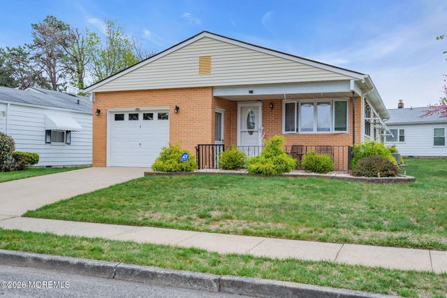 1 Speighstown Place, Toms River, NJ 08757