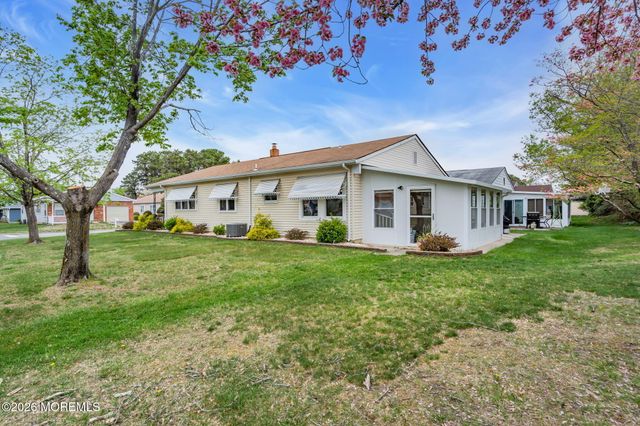 1 Speighstown Place, Toms River, NJ 08757
