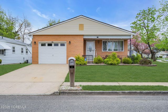 1 Speighstown Place, Toms River, NJ 08757