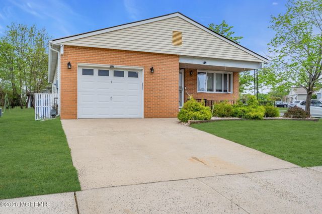 1 Speighstown Place, Toms River, NJ 08757