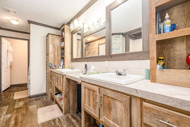 1241 Littleton Ranch Rd, Castalian Springs, TN 37031