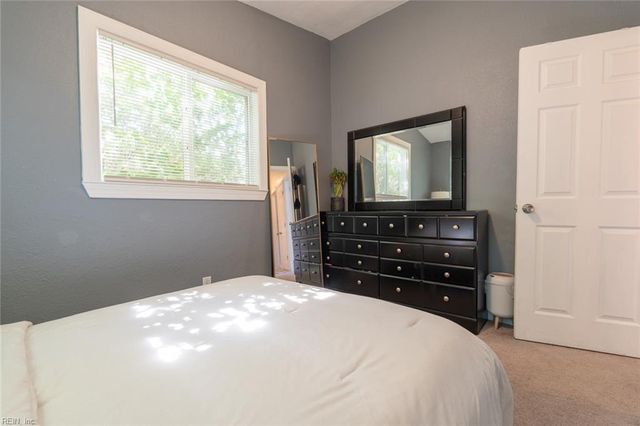 4306 Onawa LN, Chesapeake, VA 23325