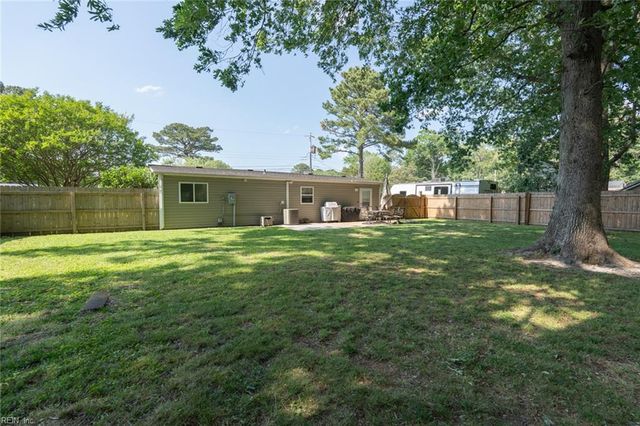 4306 Onawa LN, Chesapeake, VA 23325